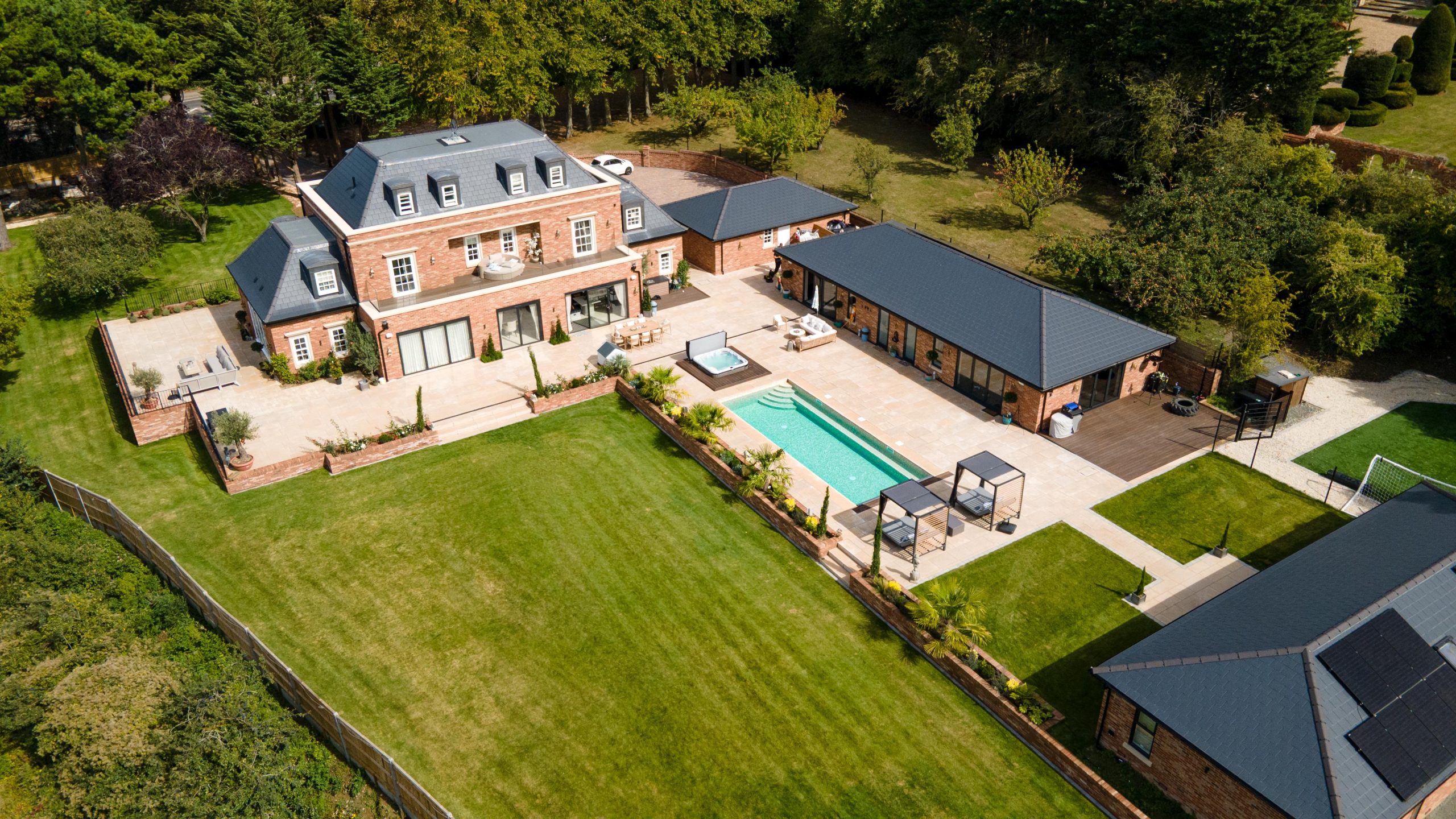 Luxury High-end Premium Swimming Pools Gravesend Kent - Opulent Pools